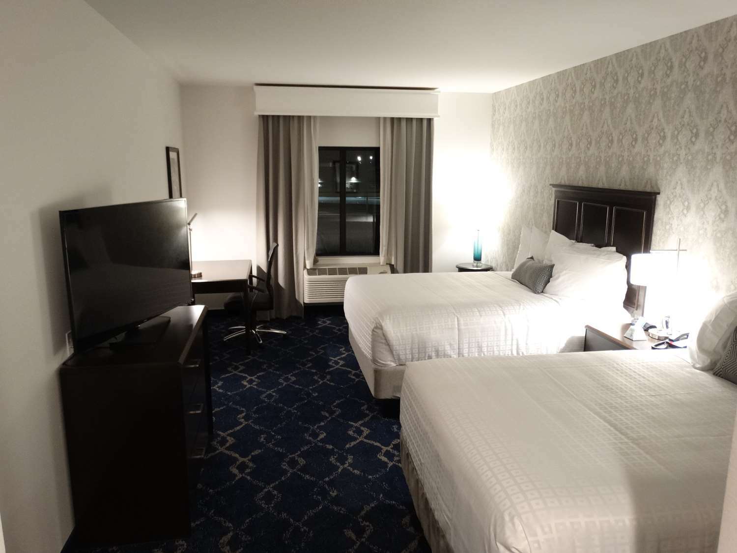 Western & Hotel 3*